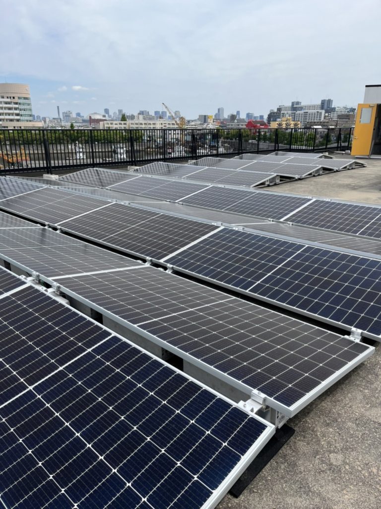 太陽光発電　陸屋根アンカーレス